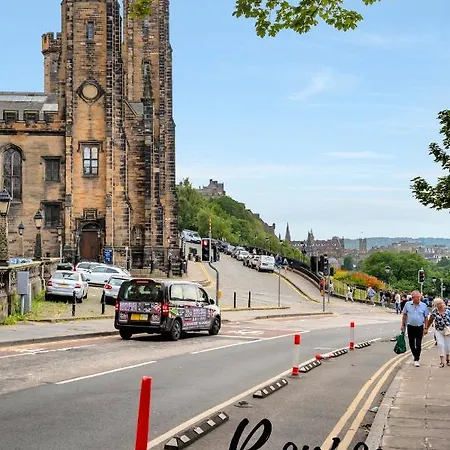 아파트 Vosges - Royal Mile 5br-2ba - Free Parking & Private Entrance By Bonjour Residences 에든버러