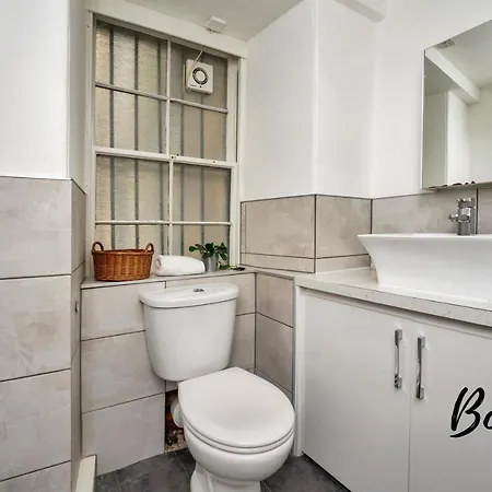 Vosges - Royal Mile 5br-2ba - Free Parking & Private Entrance By Bonjour Residences Apartment Edinburgh