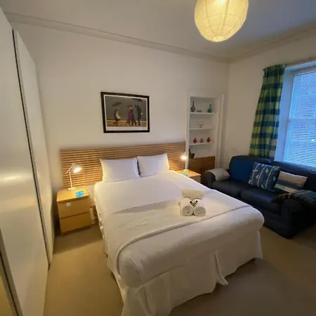 Apartment Altido Classic 3br Moments From Haymarket Station *
