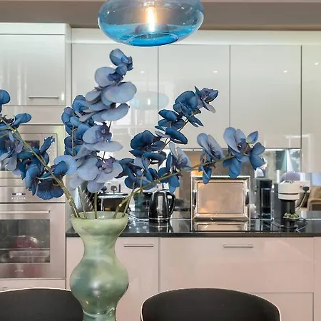 St. Germain - Spectacular West End 2br-1ba, Near Haymarket - Private Entrance & Courtyard By Bonjour Residences *