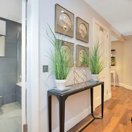 St. Germain - Spectacular West End 2br-1ba, Near Haymarket - Private Entrance & Courtyard By Bonjour Residences *