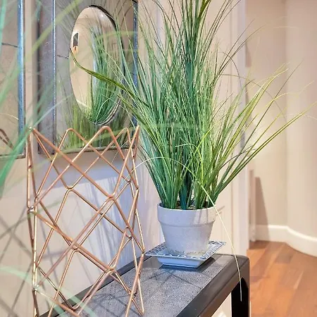 St. Germain - Spectacular West End 2br-1ba, Near Haymarket - Private Entrance & Courtyard By Bonjour Residences Apartment *
