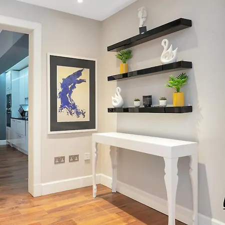 St. Germain - Spectacular West End 2br-1ba, Near Haymarket - Private Entrance & Courtyard By Bonjour Residences Apartment