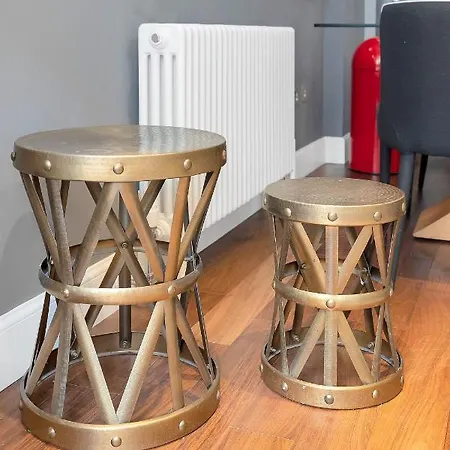 Apartment St. Germain - Spectacular West End 2br-1ba, Near Haymarket - Private Entrance & Courtyard By Bonjour Residences Edinburgh