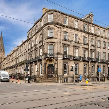 Apartment St. Germain - Spectacular West End 2br-1ba, Near Haymarket - Private Entrance & Courtyard By Bonjour Residences Edinburgh