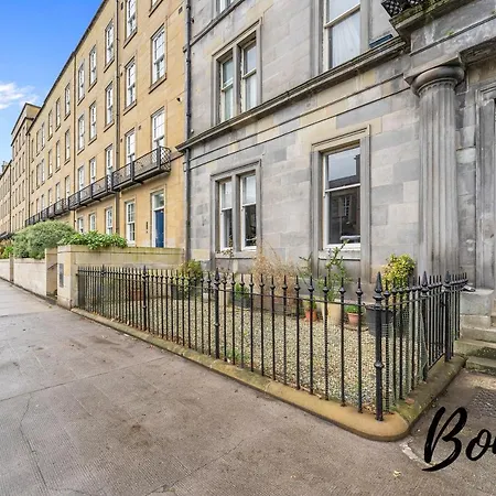 Lafayette - Cozy 2br-1ba Near Princes Street By Bonjour Residences شقة