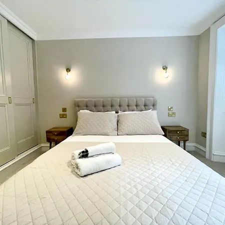 Pure Luxury, Private Entrance Apt, Unesco New Town *