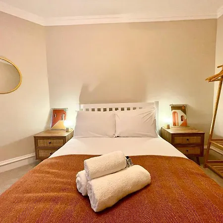 Apartment Pure Luxury, Private Entrance Apt, Unesco New Town *