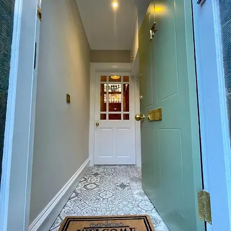 Pure Luxury, Private Entrance Apt, Unesco New Town *