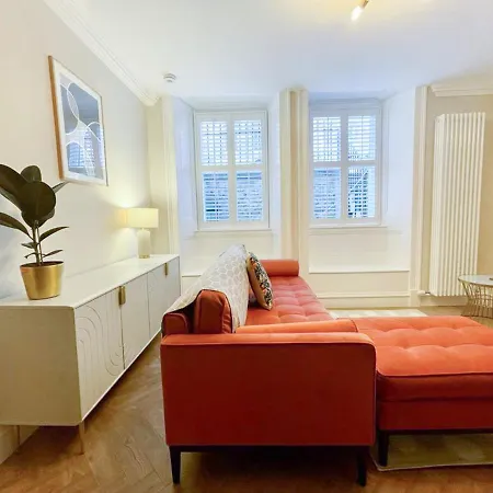 Pure Luxury, Private Entrance Apt, Unesco New Town