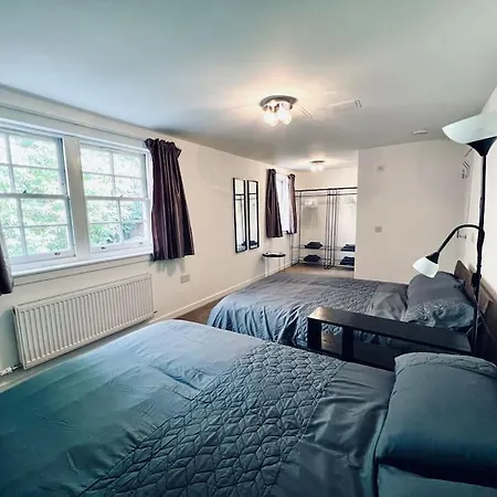 Luxe 4 Bedroom Centre House Holiday home