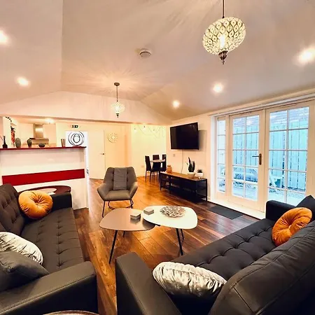 Holiday home Luxe 4 Bedroom Centre House