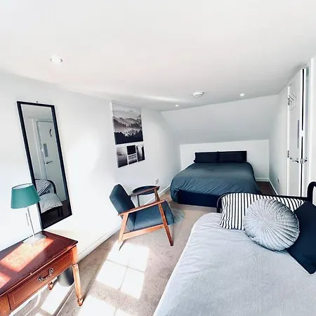 Luxe 4 Bedroom Centre House Edinburgh