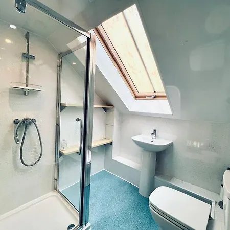 Luxe 4 Bedroom Centre House Holiday home