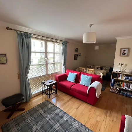 Old Town, Free Parking, Outlander Experience Apartmán Edinburgh