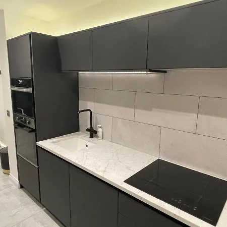 Luxury Centre With Steam Apartment Edinburgh