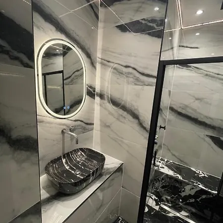 Apartment Luxury Centre With Steam