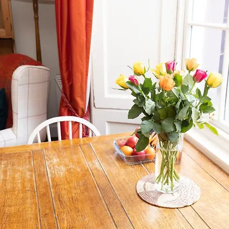 Charming Hideaway In Centre Edinburgh