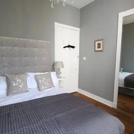 Maindoor Flat Nestled In Heart Of Stockbridge شقة إدنبرة