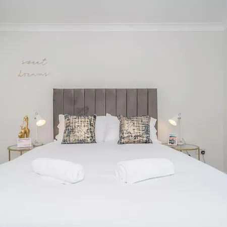 Luxury 2bed 2bath Flat In City Centre- Free Parking!