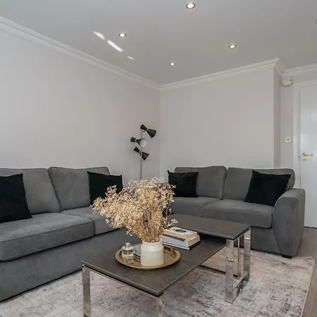 Luxury 2bed 2bath Flat In City Centre- Free Parking! Apartment *