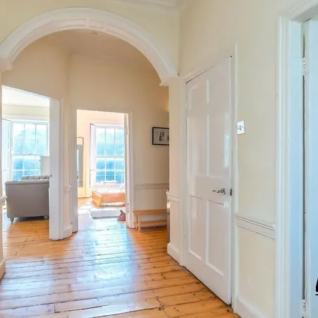 公寓 Couronnes - Georgian New Town 3br-1ba - Free Parking By Bonjour Residences