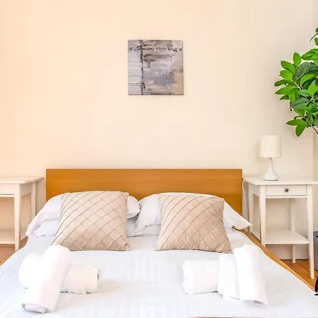Couronnes - Georgian New Town 3br-1ba - Free Parking By Bonjour Residences