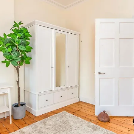 Couronnes - Georgian New Town 3br-1ba - Free Parking By Bonjour Residences