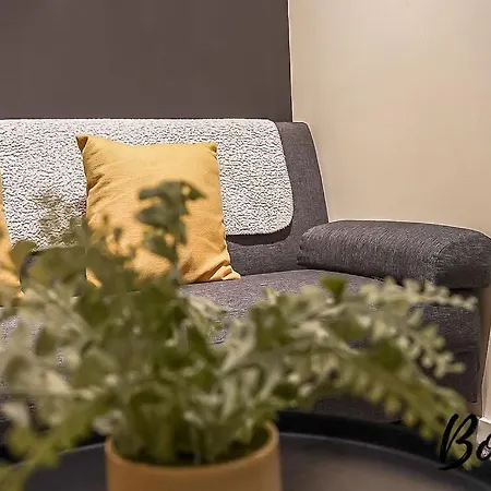 Spacious 2br-1ba - Grassmarket - Free Parking By Bonjour Residences Edinburg
