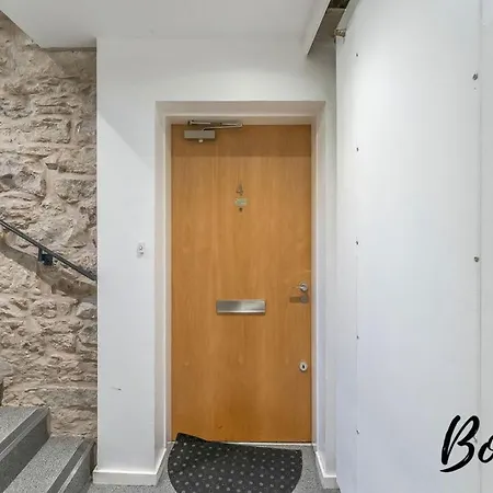 Apartment Spacious 2br-1ba - Grassmarket - Free Parking By Bonjour Residences *