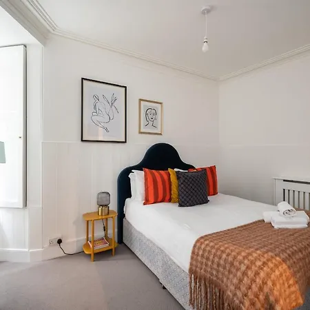 Lovely 3bd On The Royal Mile Apartment