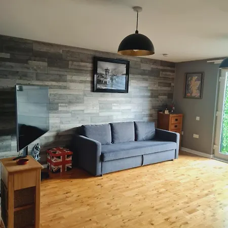 Lovely 1 Bedroom Near The Center Lägenhet *