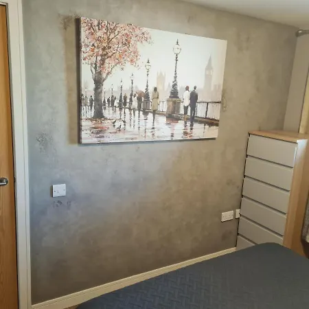 Lovely 1 Bedroom Near The Center Εδιμβούργο