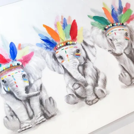 Beautiful 4 Bedroom - Free Parking *