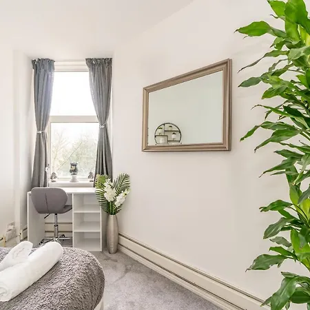 Апартаменты Charming 1 Bedroom - *
