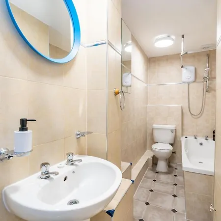 Charming 1 Bedroom - *
