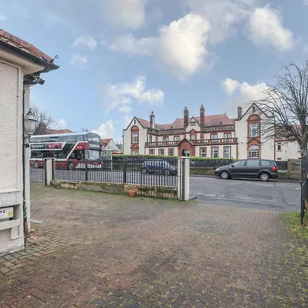 Beautiful In - Free Parking * Edinburgh