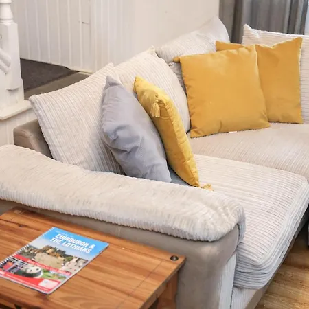 Guest house Beautiful In - Free Parking Edinburgh