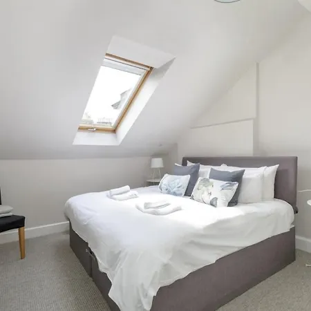 Appartement 4 Bedroom Clock Tower In Central