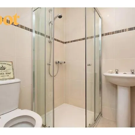 Spacious Ground Floor-2br-2ba *