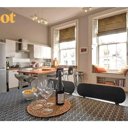 Spacious New Town 2br-1ba Flat * Edimburgo