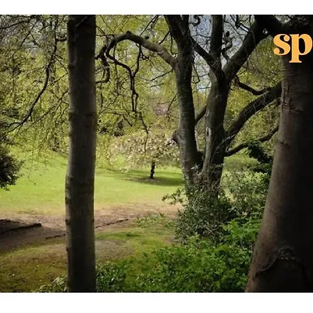 Spacious New Town 2br-1ba Flat Edinburgh