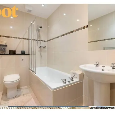Spacious Ground Floor-2br-2ba *