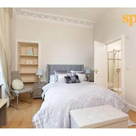 Spacious Ground Floor-2br-2ba *