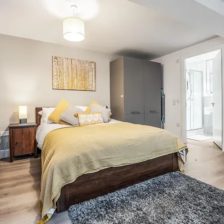 Spacious & Cosy Studio Flat In The Heart Of Centre Apartment