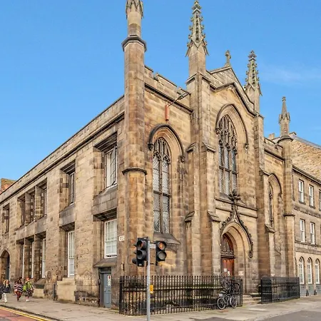 Spacious & Cosy Studio Flat In The Heart Of Centre * Edinburgh