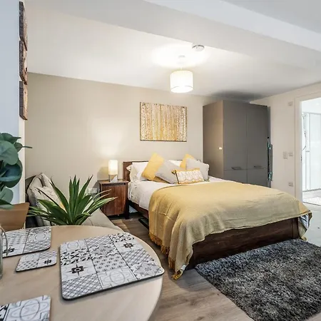 Apartment Spacious & Cosy Studio Flat In The Heart Of Centre