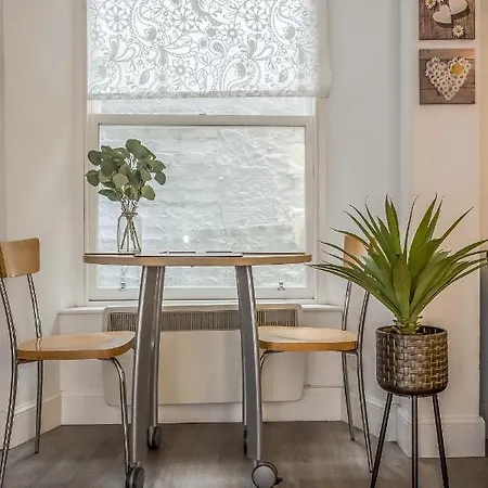 Spacious & Cosy Studio Flat In The Heart Of Centre Edimburgo