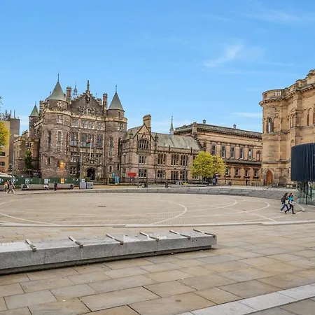 Spacious & Cosy Studio Flat In The Heart Of Centre