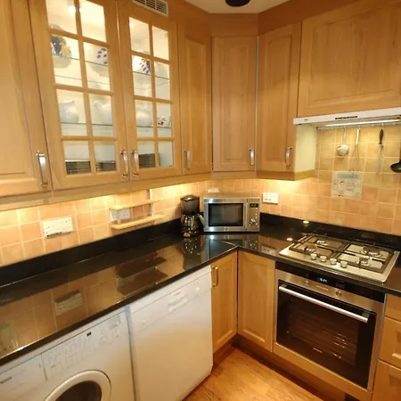 Flats Company - Hanover Street 4*